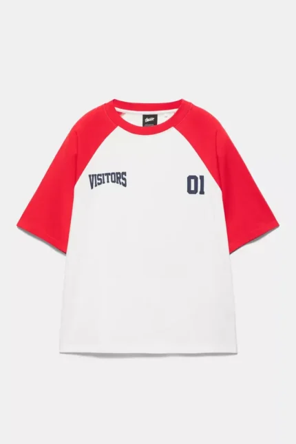 Camiseta manga raglan Visitors.webp