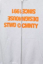 Sudadera capucha cremallera texto 6.webp
